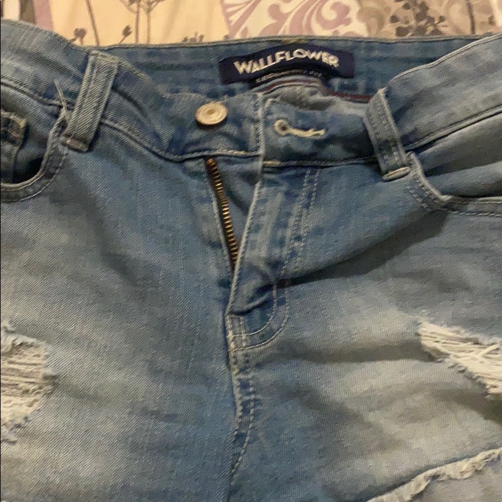SHORTS(: - Picture 6 of 6